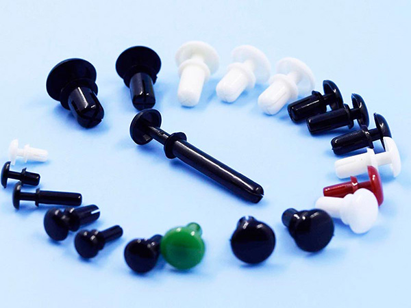 那家电子塑胶零件质量好？